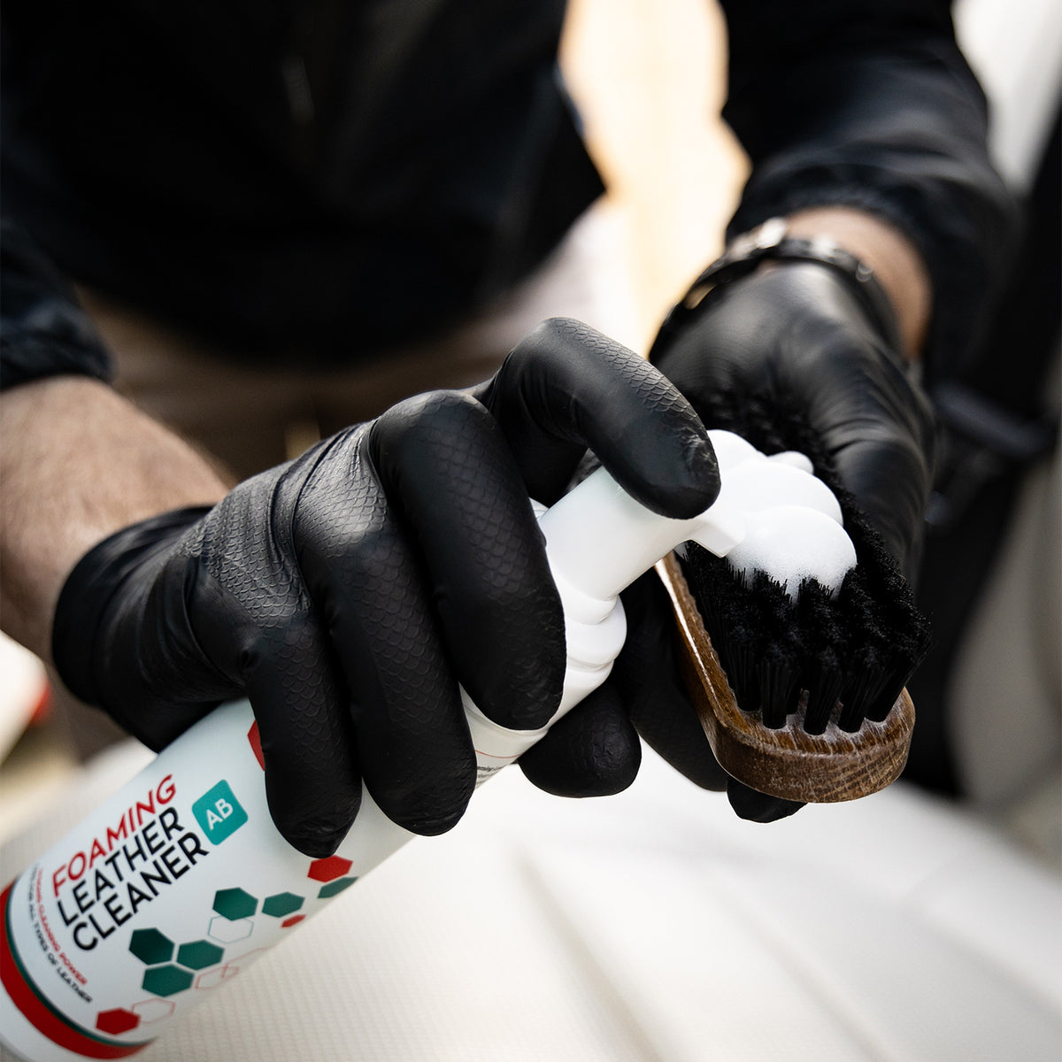 Gtechniq L2 Foaming Leather Antibacterial Cleaner 200ml